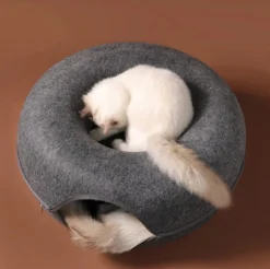 Merkloos A.K.A. Kattentunnel En Kattenmand In-1 – Kattenspeelgoed Speeltunnel Kattenhuis – Kattenhol Rond Kattenspeeltjes - Cat Cave Donut - Antraciet Vilt -RHRQuality winkel 1200x1196 1