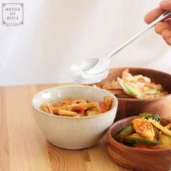 House Of Husk 1 Persoons Chopstick Lepel Set - 1 Paar Metalen Koreaanse Eetstokjes - Inclusief Eetlepel En Houder - RVS - Metaal - Eetstokjes - Koreaans - Vaatwasserbestendig - Sushi Chopsticks - Noodles - Zilver -RHRQuality winkel 1200x1200 544