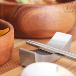 House Of Husk 1 Persoons Chopstick Lepel Set - 1 Paar Metalen Koreaanse Eetstokjes - Inclusief Eetlepel En Houder - RVS - Metaal - Eetstokjes - Koreaans - Vaatwasserbestendig - Sushi Chopsticks - Noodles - Zilver -RHRQuality winkel 1200x1200 545