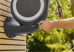 GARDENA - Wandslangenbox RollUp S - Slanghouder - 15 Meter - Ø 11 Mm -RHRQuality winkel 1200x835 1